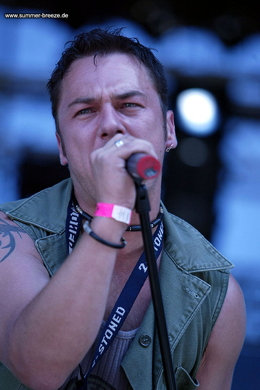 Bild eines Mitglieds der Band Age of Ignorance beim Live-Auftritt.